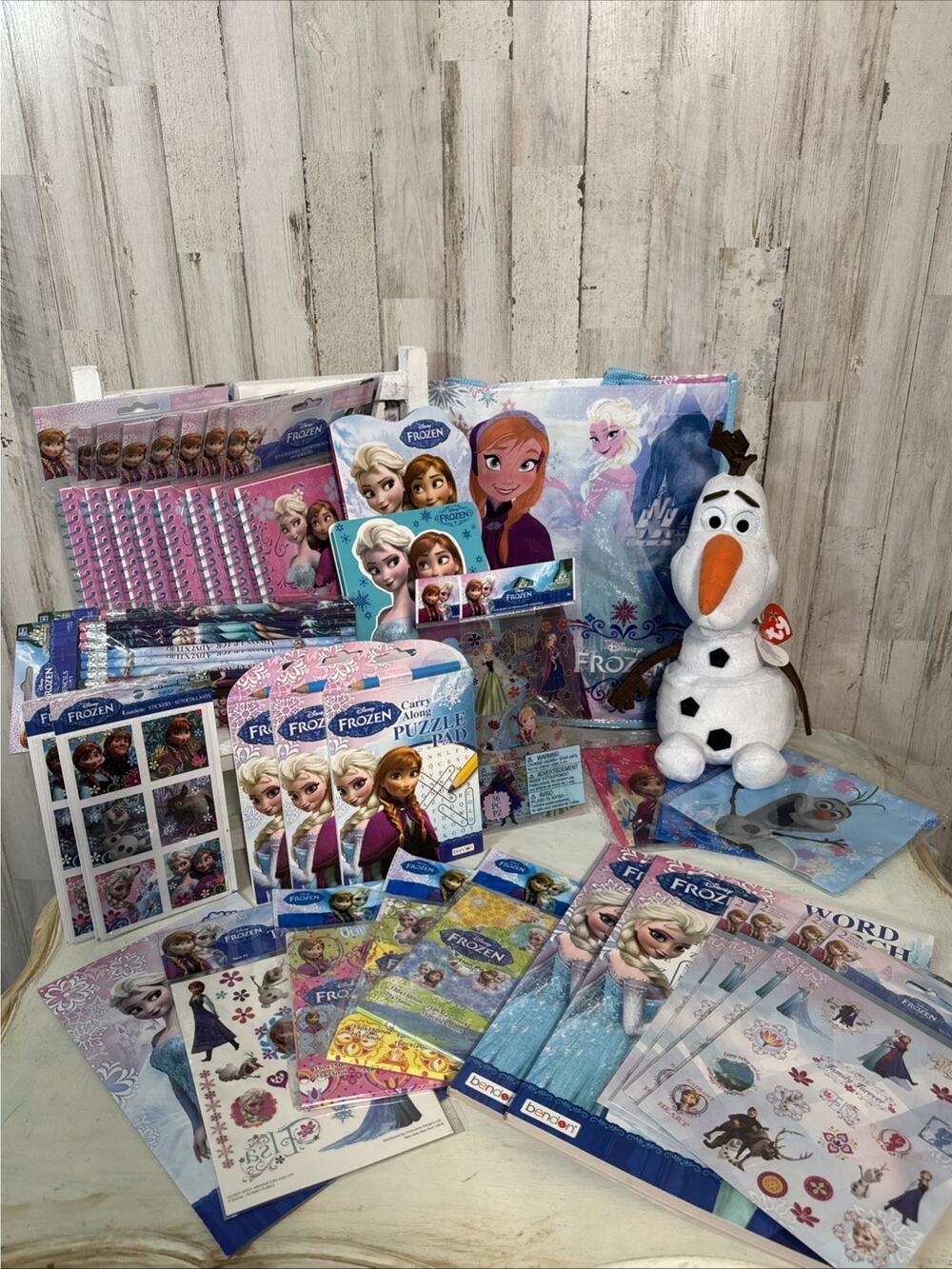 Disney’s Frozen Ultimate Party Favors Gift And Fun Set Anna And Elsa